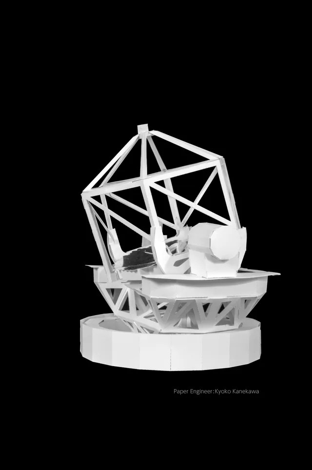 板紙製の試作段階 - 構造の最適化を繰り返した